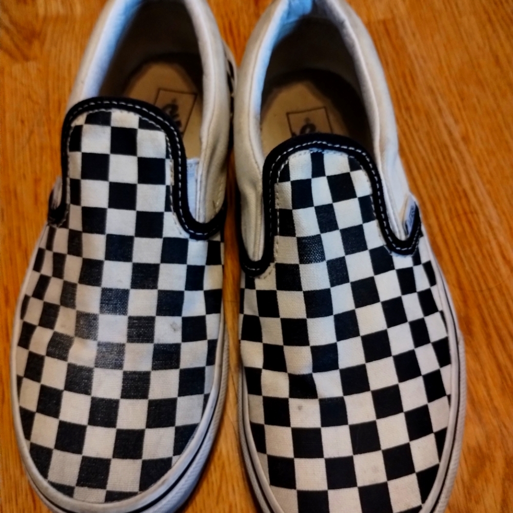 Kids checkered vans black and white